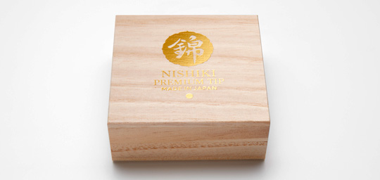 NISHIKI tips are kept in the paulownia box.